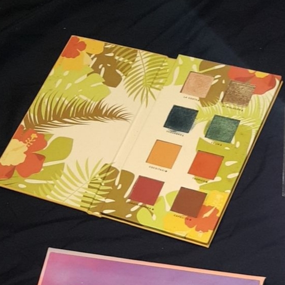 Reina Del Caribe Vol.1 Eyeshadow Palette - Picture 2 of 3